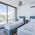 فيلة Cyan 3-bedroom In Protaras باراليمني
