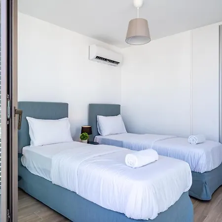 Cyan 3-bedroom In Protaras パラリムニ