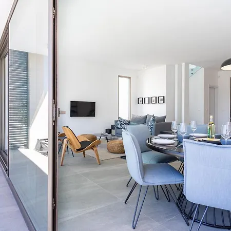Cyan 3-bedroom In Protaras Vilă